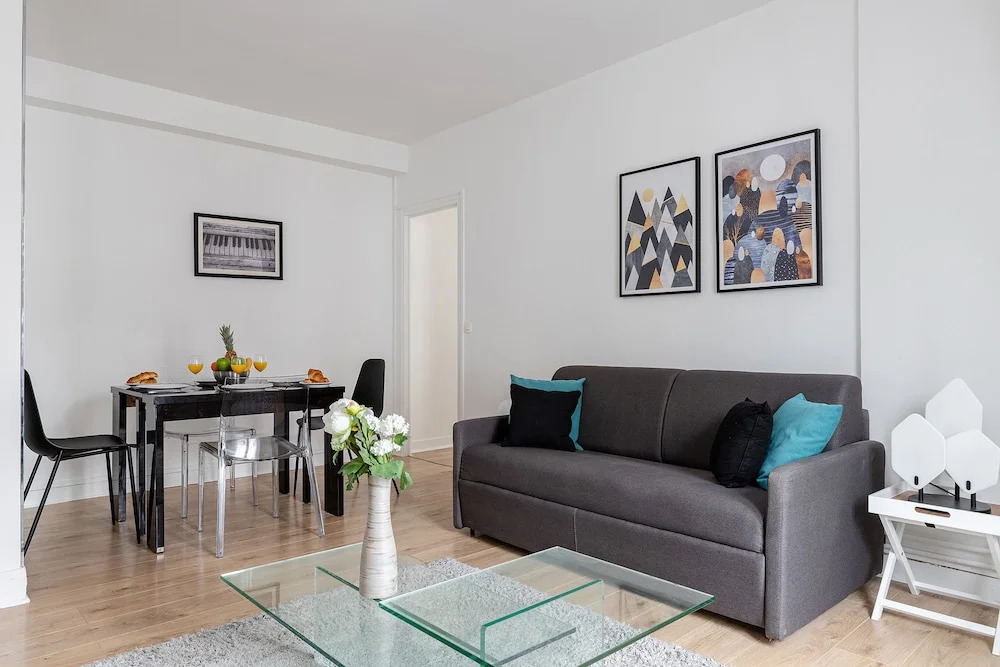 Eiffel Tower - Bir Hakeim Apartment