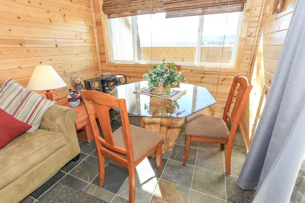 Lakeside Cabins