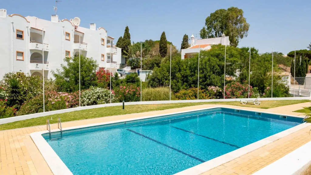 Charming Beachside Apartment w/ Pool by LovelyStay