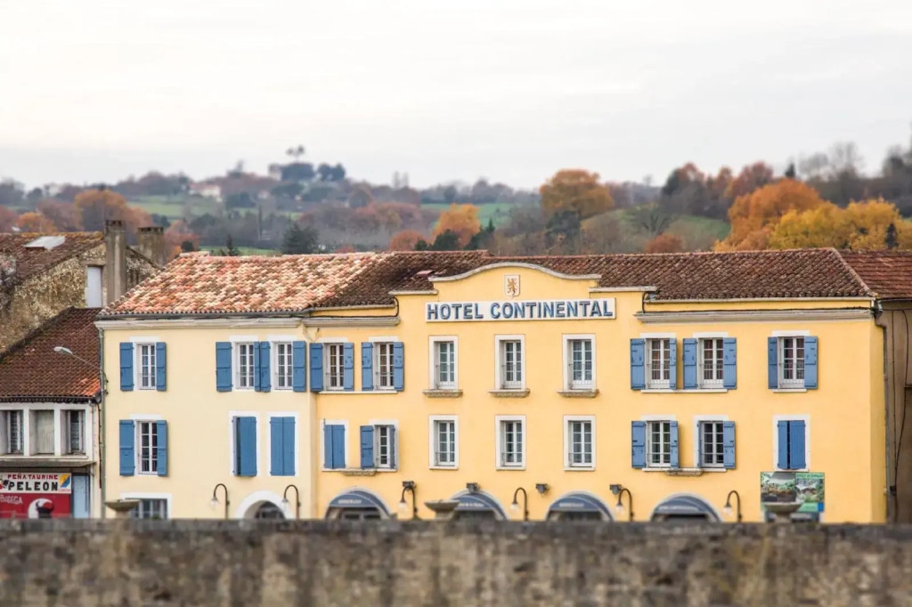 Le Continental Hotel