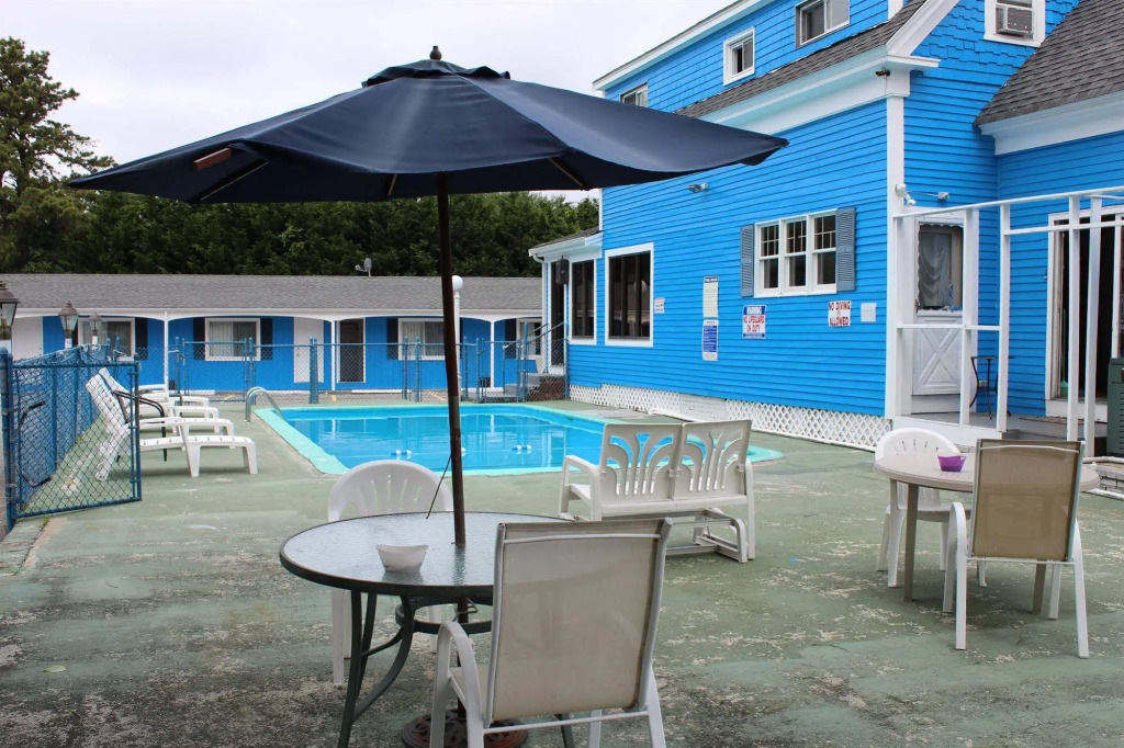 Dennisport Surf Club Boutique Hotel