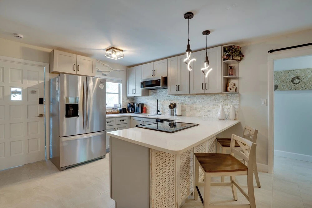 2 Bungalows in Redington Shores! Steps to Beach