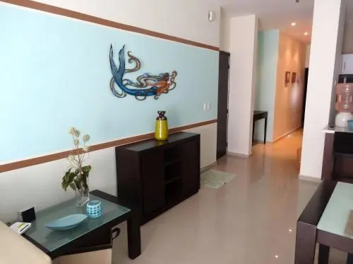 Great Location 1 Block To the Beach & 2 To Famous 5th Av.