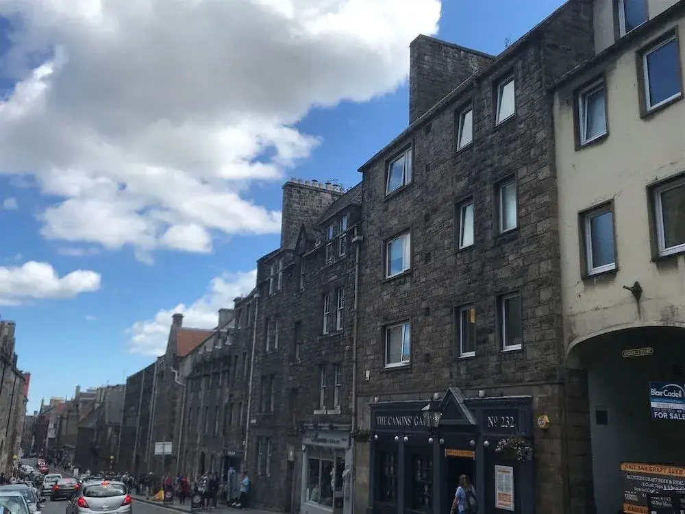 Crags View Apartment