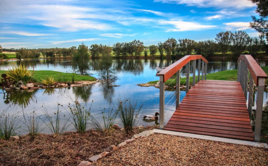 Stonewell Cottages and Vineyards