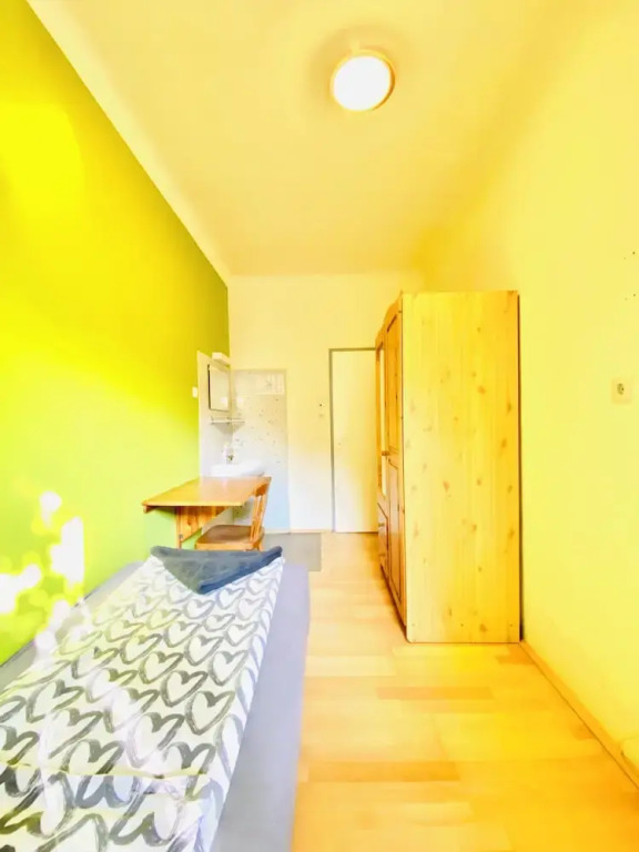Affordable Central Rooms Near U3