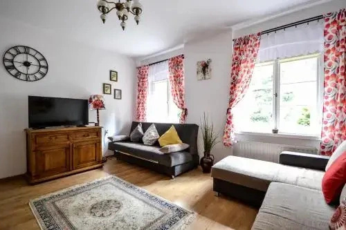 Biały Jar Ski & Bike Apartamenty w Karpaczu przy wyciągu z widokiem