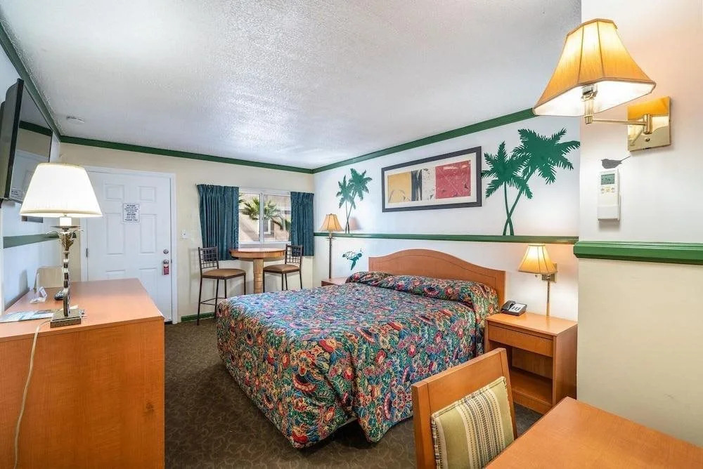 Sun n Sands Inn
