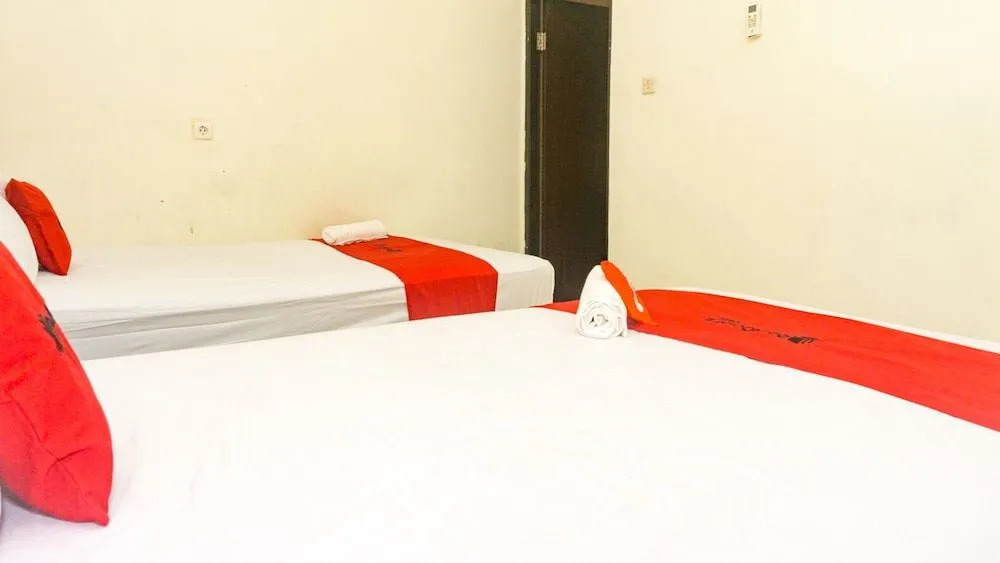 RedDoorz near Sentani Airport Jayapura