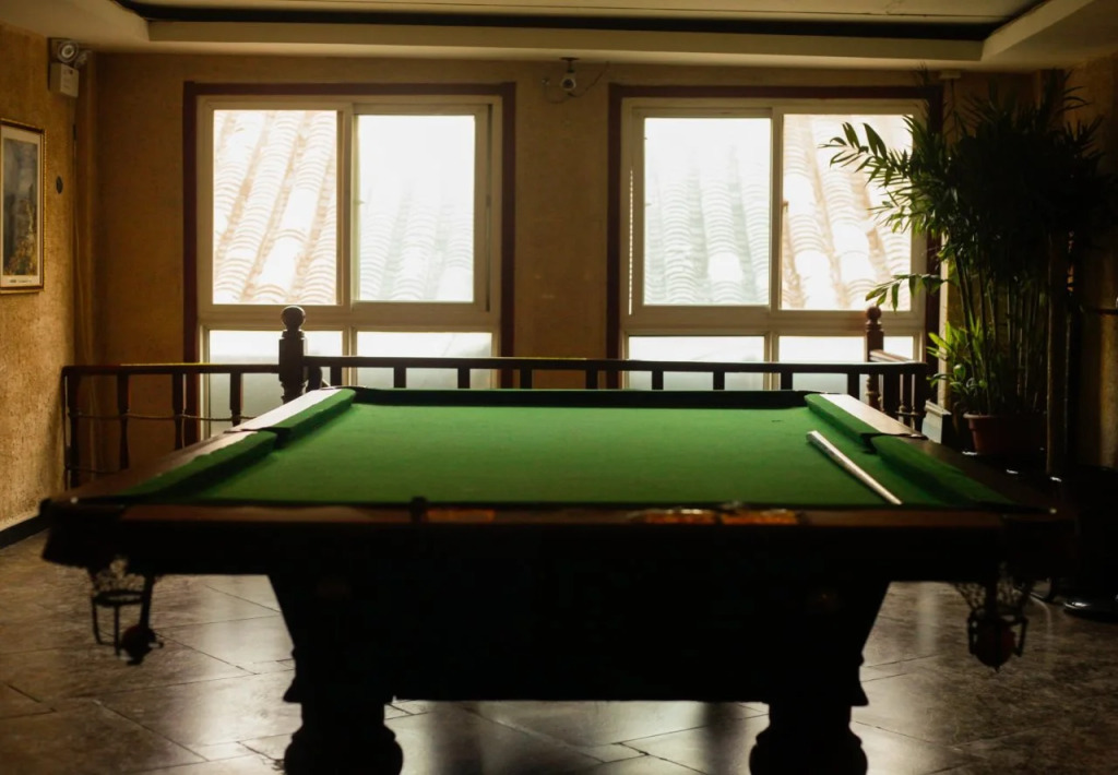 Leo Hostel