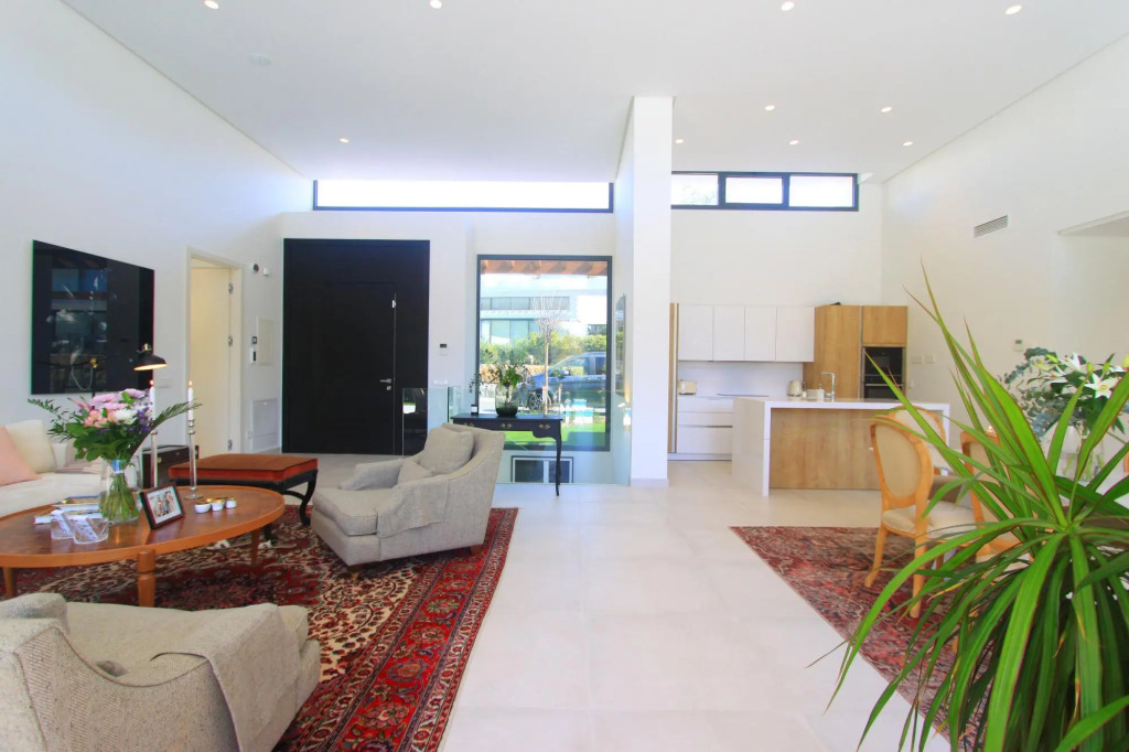 2223 - New modern Villa with Pool and Garden