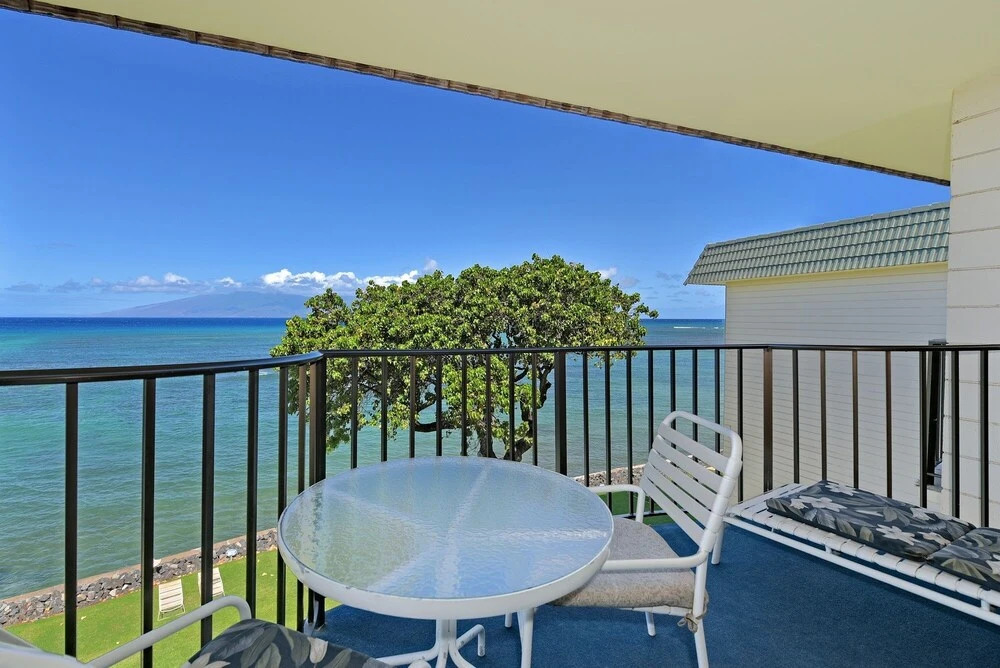 Kahana Reef 414 by RedAwning