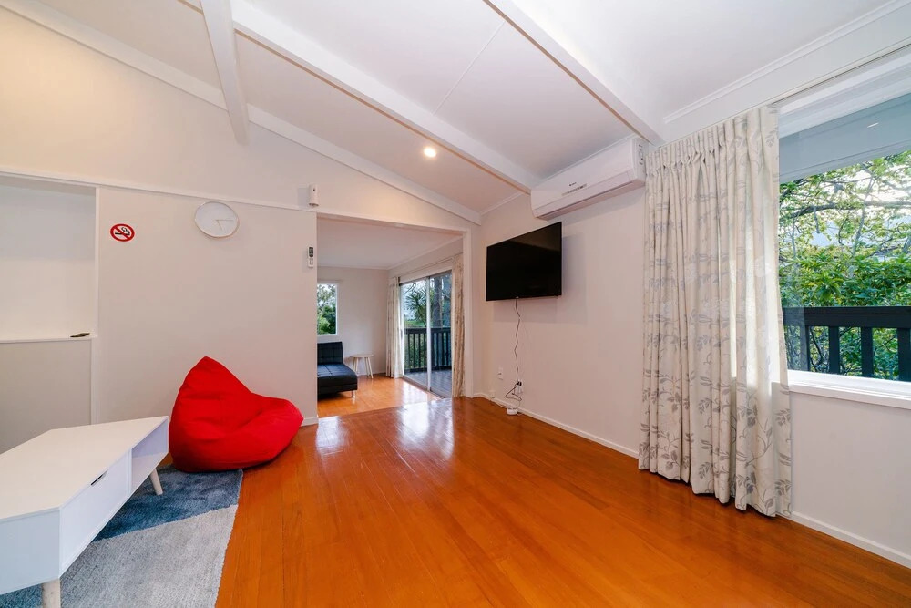 Takapuna Modern Vacation Home