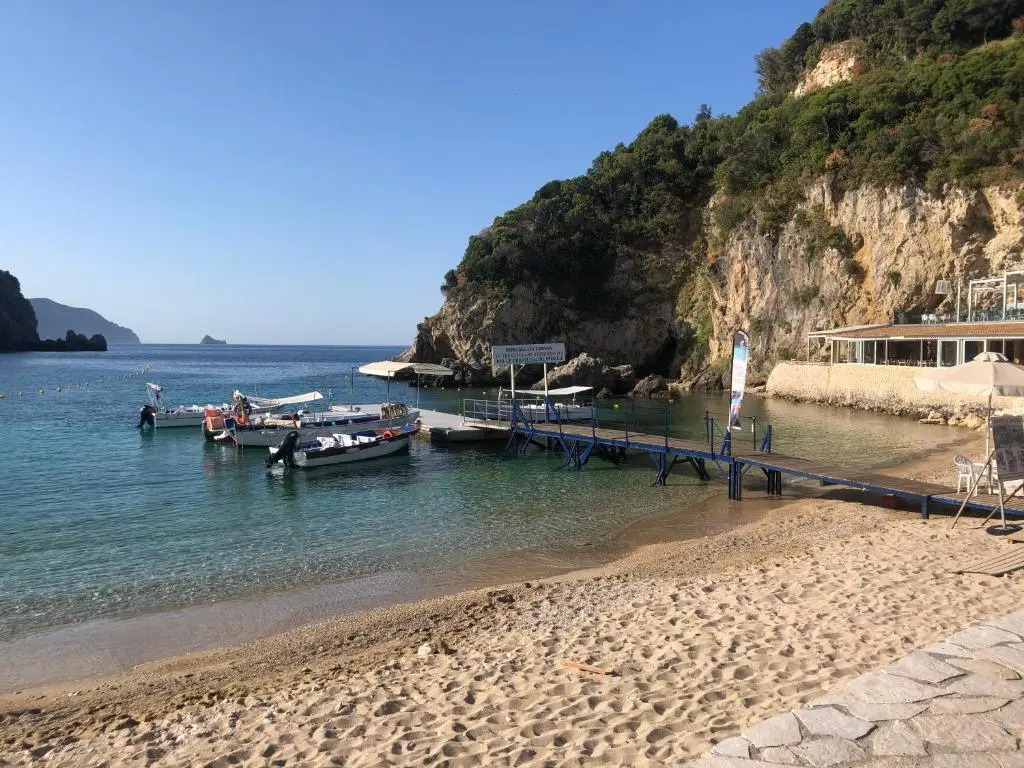 Villa Ampelaki "30 meters to beach"