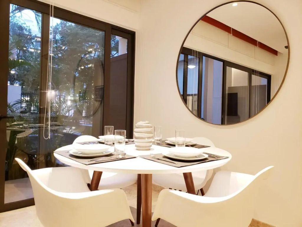 3BDR 3BTH Walk to Beach Pool On site Downtown Condo Natz Ti Ha K201