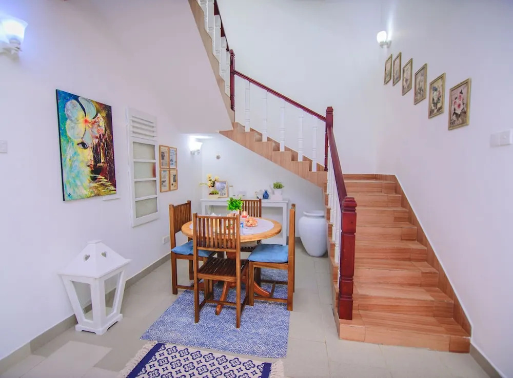 White House Mount Lavinia
