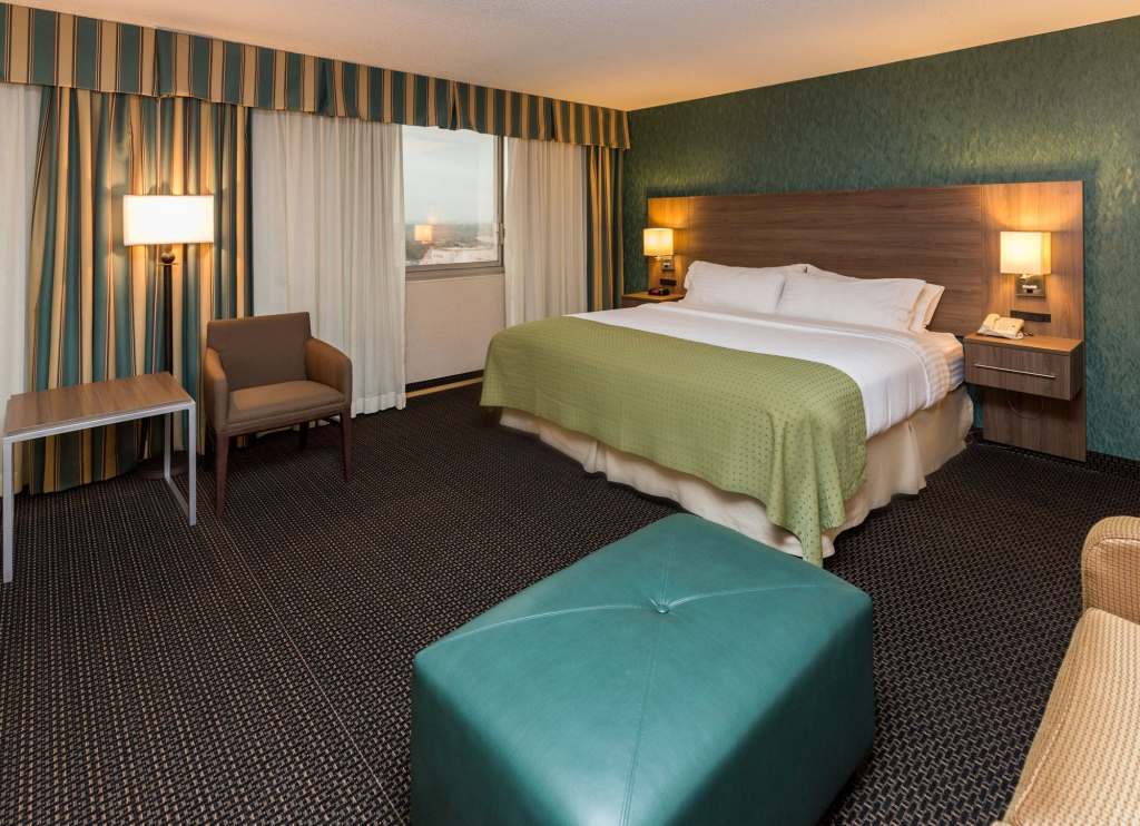 Holiday Inn Des Moines-Downtown-Mercy Campus by IHG