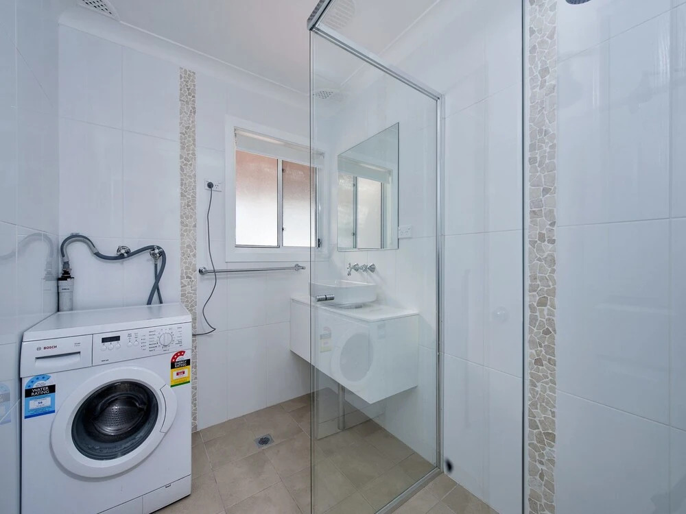 Rubys Retreat, 44 Achilles Street - pet friendly, aircon, wifi & boat parking