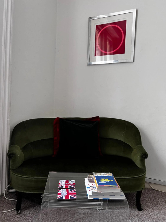 Hyde Park Studio Apartment With Private Terrace