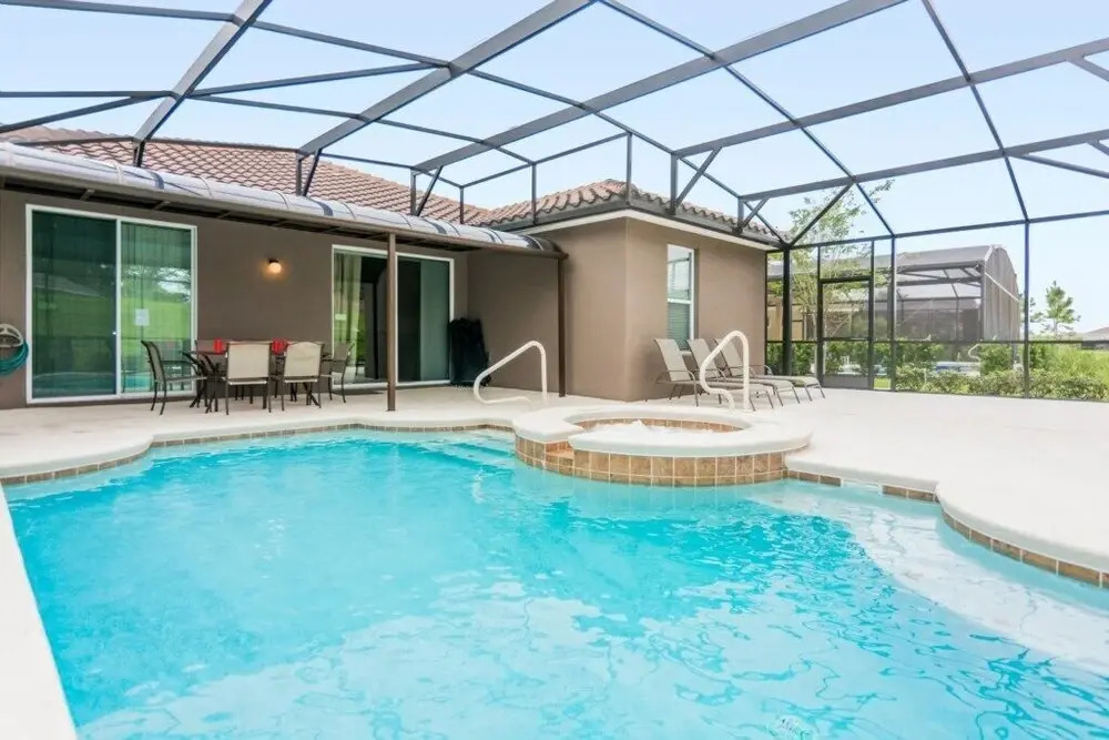 Have a Family Great Time at the Club House St5160