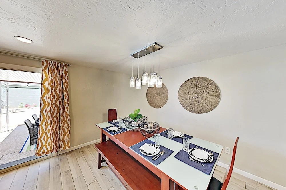 Family Friendly W/ Heated Pool & Waterslide 4 Bedroom Home