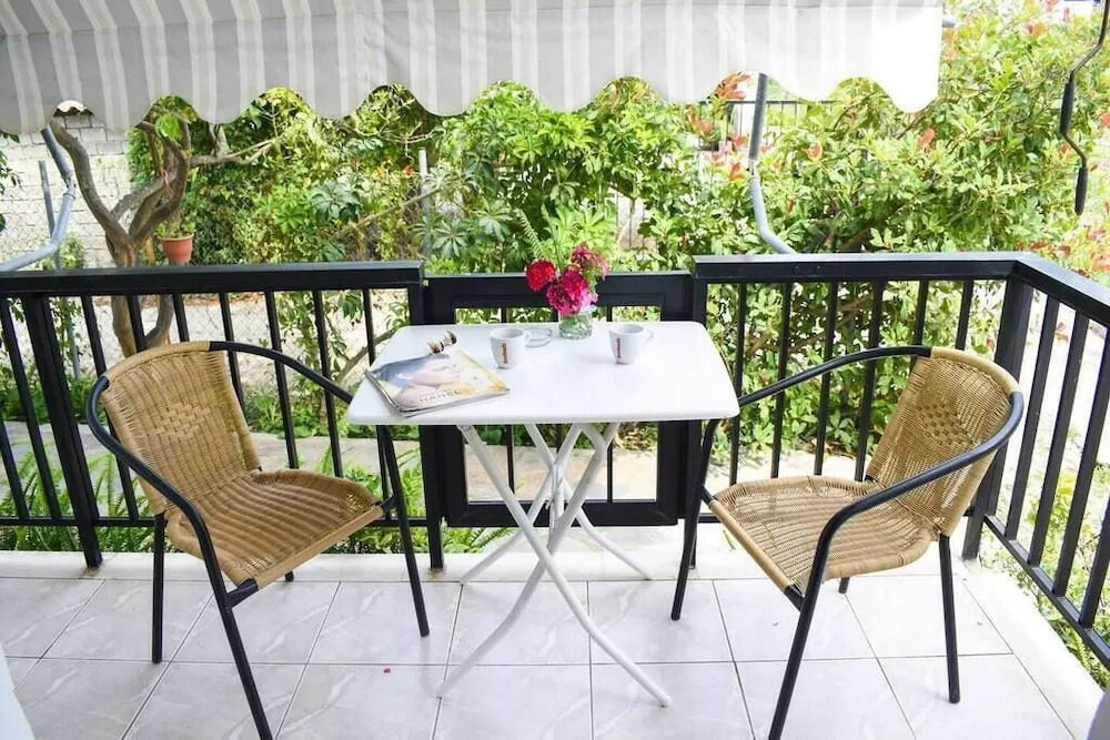 Lemon studio with garden close to beach