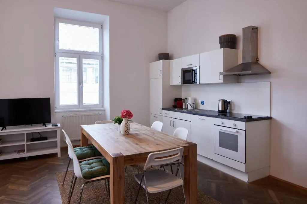 Beautiful Restored - Close To Metro - II