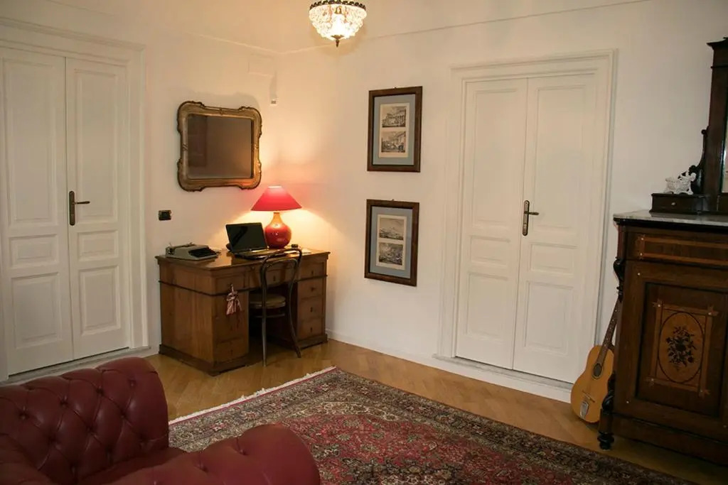 Alagona House