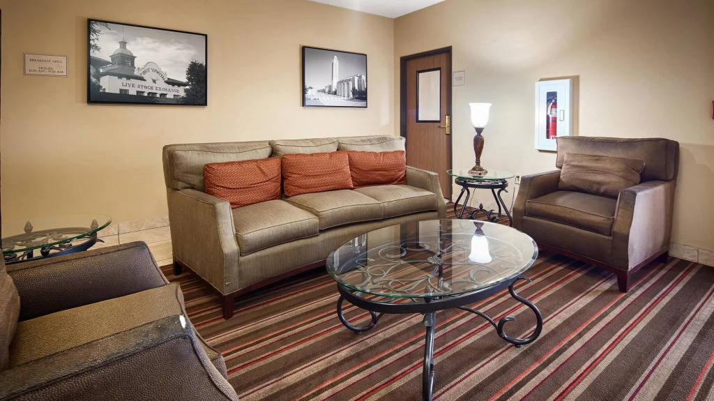 Best Western Plus Mansfield Inn & Suites