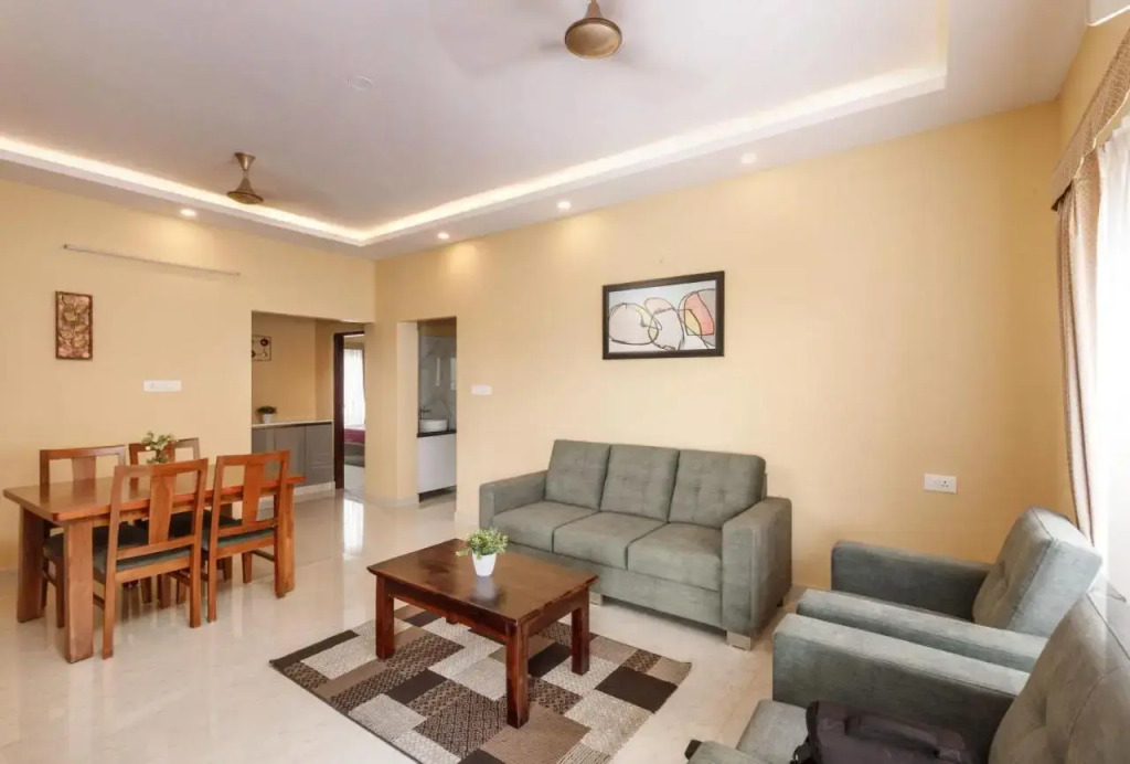 OYO 374 Apartment Near Fortis Hospital
