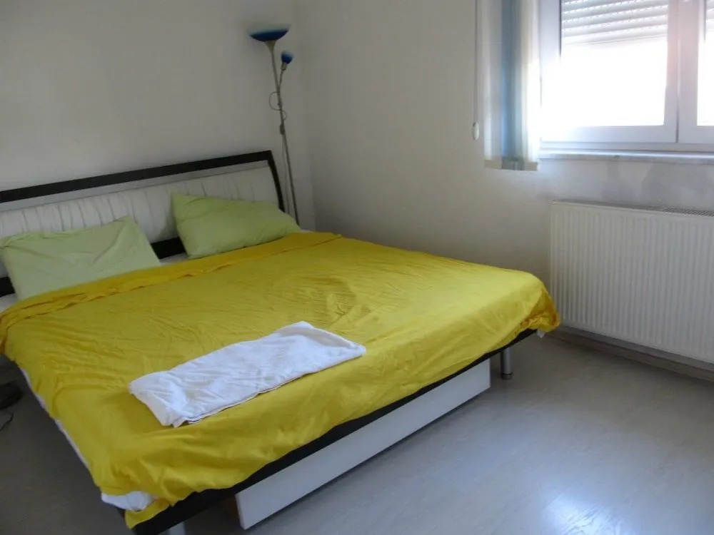 Apartment Flach