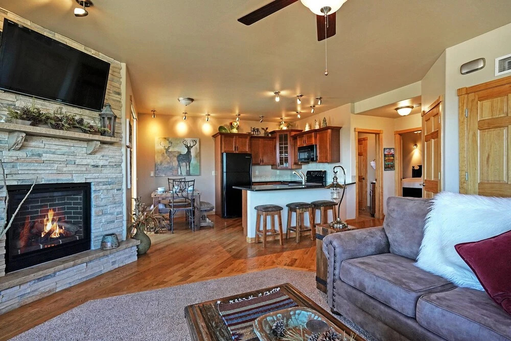 Bighorn Mountain 19b 2 Bedroom Condo by RedAwning