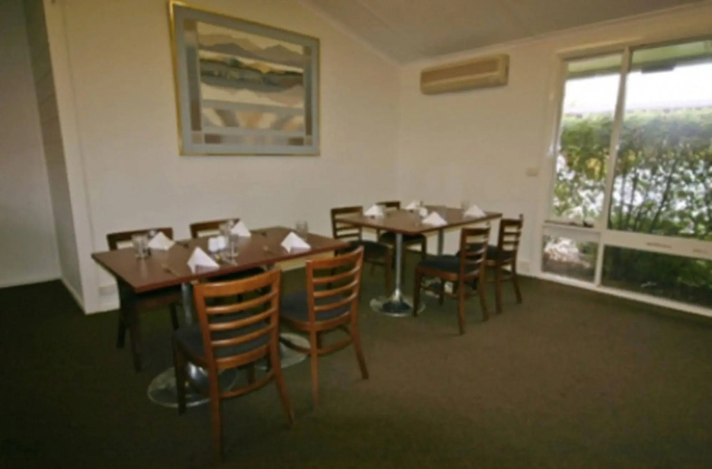 Red Cedars Motel