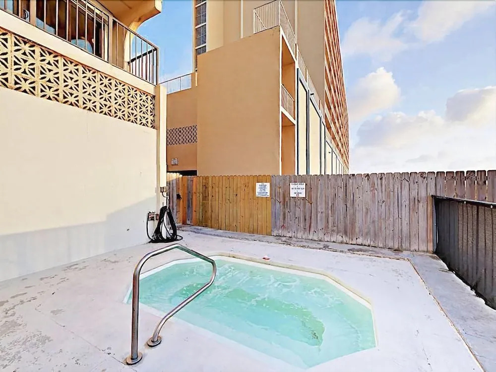 5570 Gulf Blvd Condo Unit 201 - 2 Br condo by RedAwning