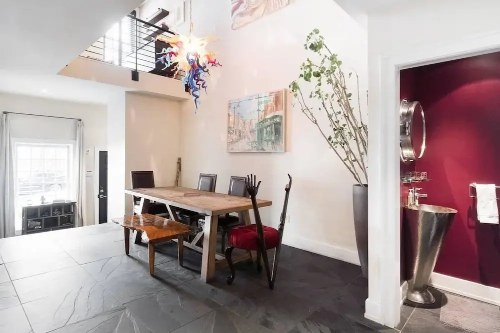 Million-dollar Celebrity Mansion in Old City