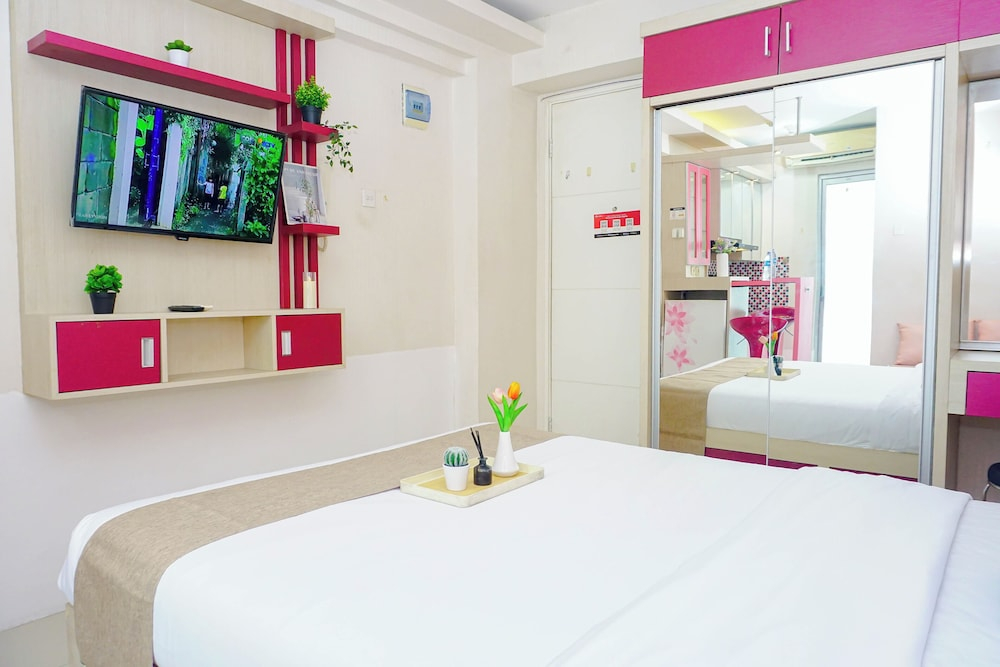 Vibrant Studio At Bassura City Apartment