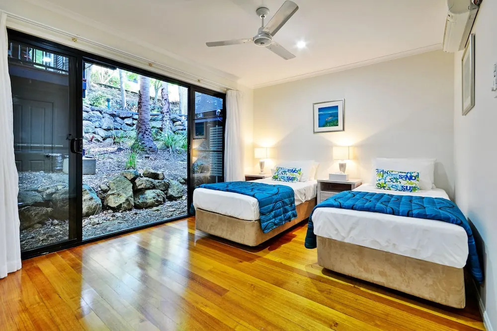 3 The Panorama Hamilton Island 2 Bathroom Ocean View Modern Apartment