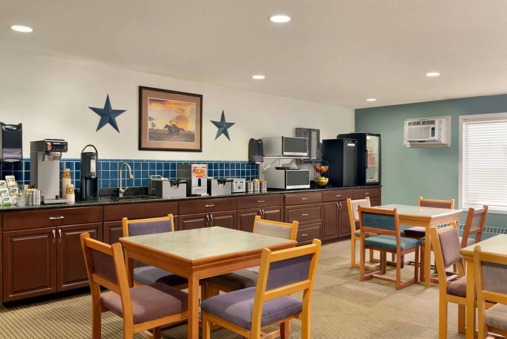 Travelodge by Wyndham Edson