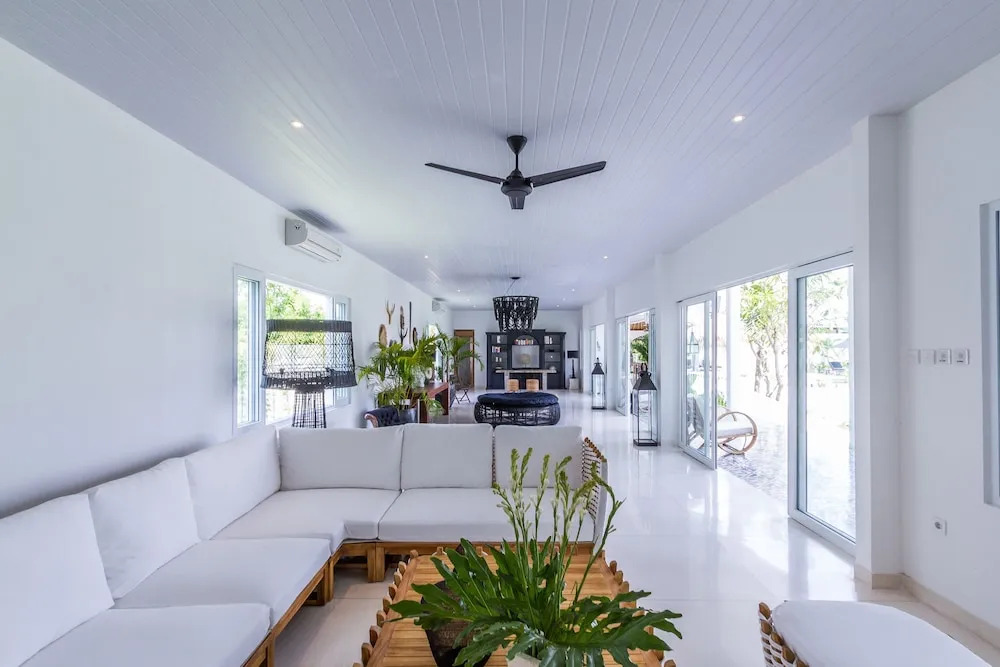 Villa Kusuma - Luxury Sea View 5 Bedroom Villa Close to Savaya