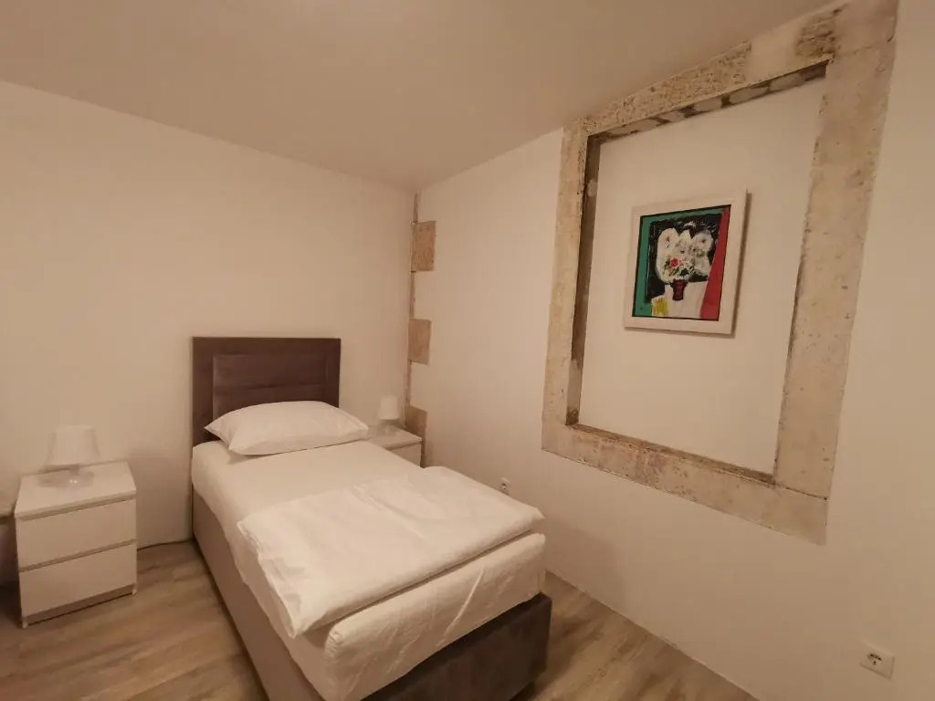 Spacious 140m2 Downtown 3 Bedroom Apartment