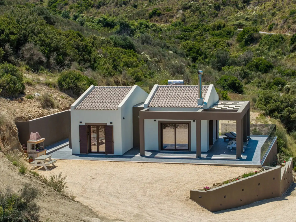 Beachfront Villa Fteri