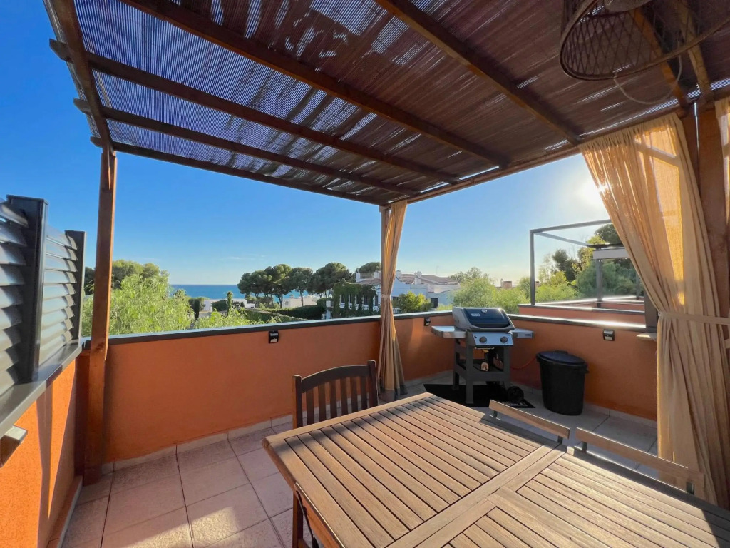 Coma-Ruga Beach Apartment