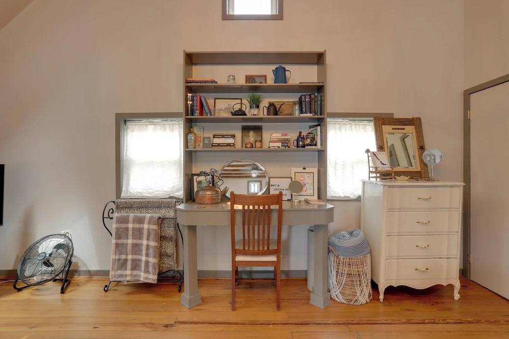 Pet-friendly Loft Vacation Rental w/ Fire Pit!