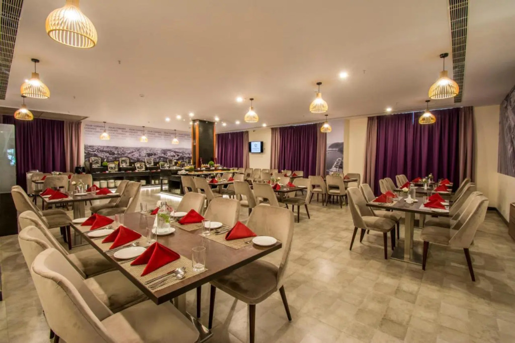 Mantris Hotel