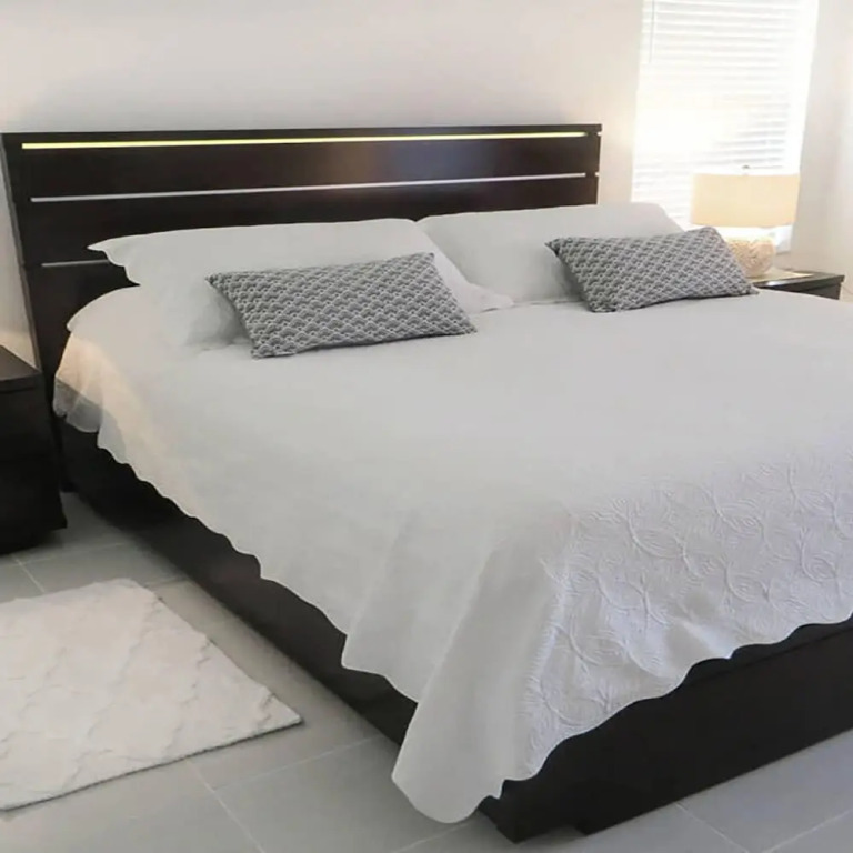 Altaira - Top Location Lake View Pool Spa4 Bed
