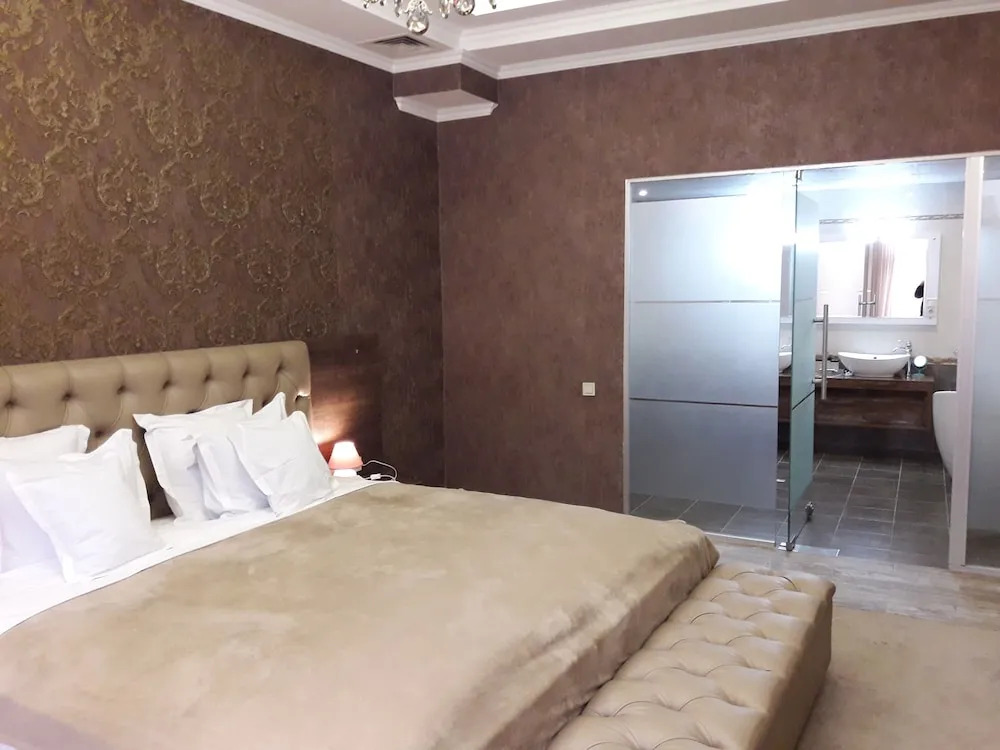 Hotel King David The Builder