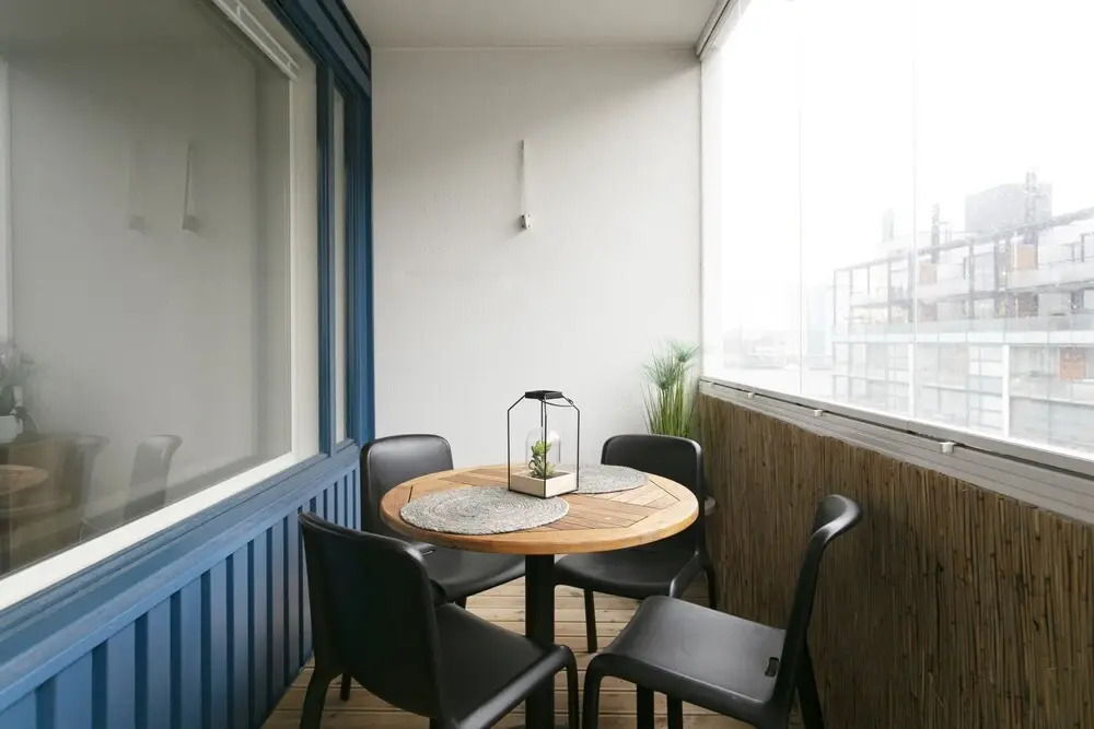 2ndhomes Modern 2BR Apartment w Balcony