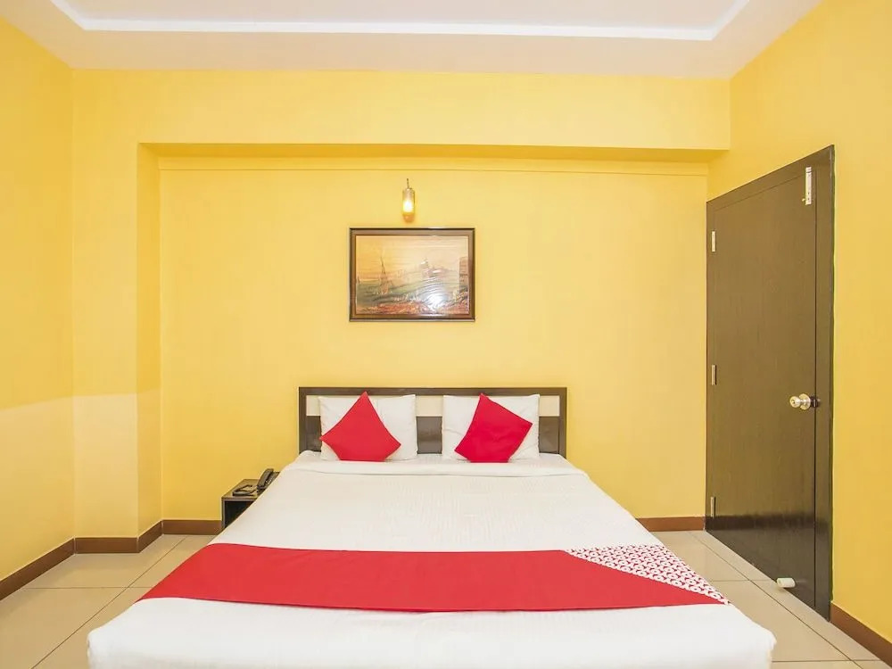 OYO 8799 Urs Palace