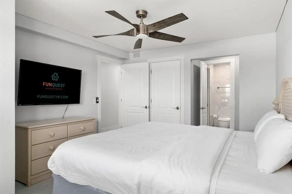 The Summit 1122