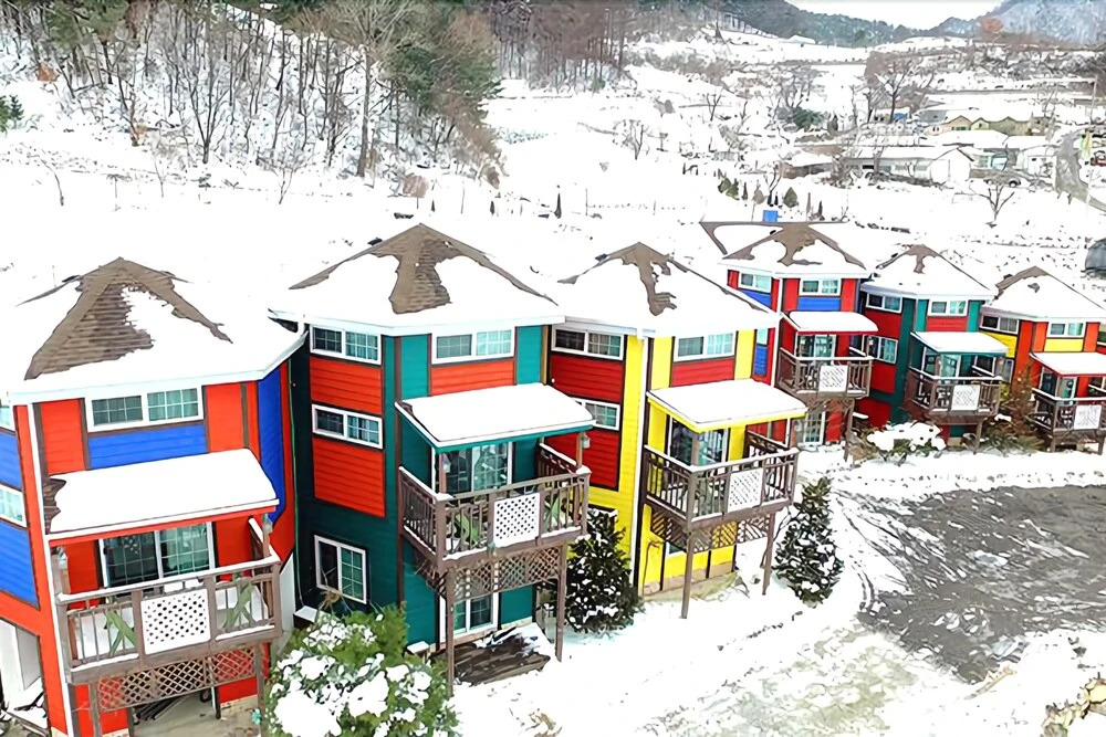 Muju Crayon Pension